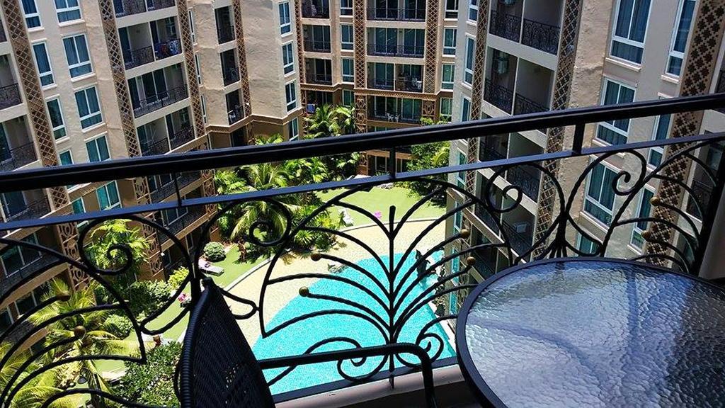 Atlantis Residence Pantai Jomtien Bagian luar foto